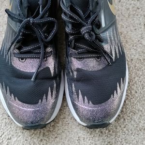 Nike Run size 8US 6Y purple silver black